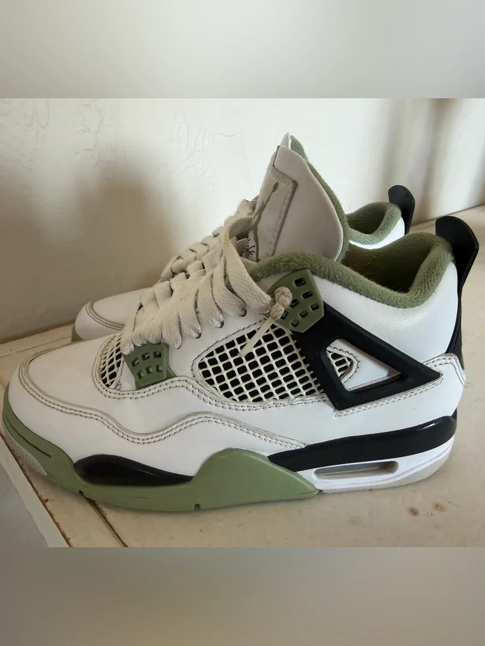 Air Jordan 4 Retro Seafoam Size 5 Brand:Air Jordan
